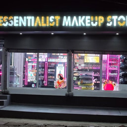 Essentialist Makeup Store