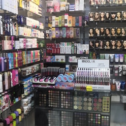 Cosmetic Amir Al-Kindi