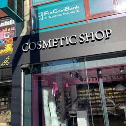 Cosmetic Shop