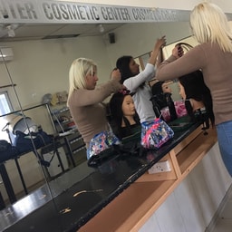 Cosmetic Center Distribuidora