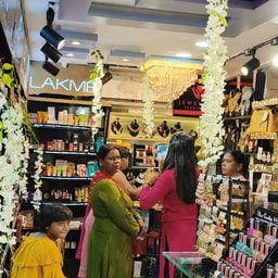 Cosmetic Queen
