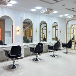 Aks Salon & Spa