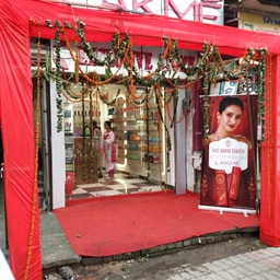 Lakme exclusive store
