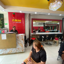 Follicles Salon de Royale