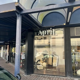 April Waterloo - Parfumerie & Institut de Beauté