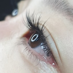 Suraeswi Eyelash & Makeup Studio