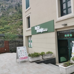 Kuća Hemije Drogerija 9