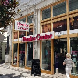 Hondos Center