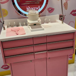 Benefit Cosmetics Brow Bar