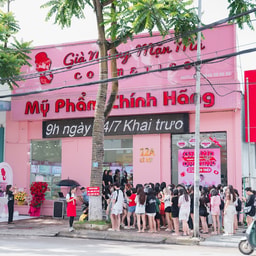 Gia Nhung Man Ma. My Pham Chinh Hang