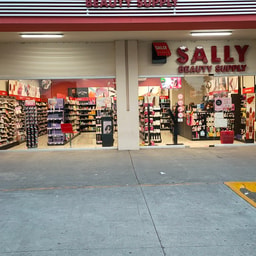 Sally Nuevo Laredo
