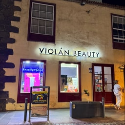 Violan Beauty - Puerto de la Cruz