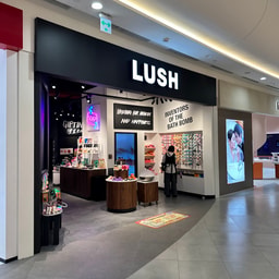 LUSH Nangang LaLaport Store