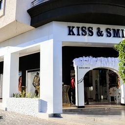 Kiss and Smile