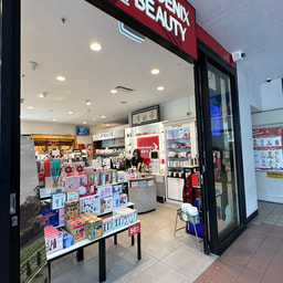 Phoenix Beauty Eastwood