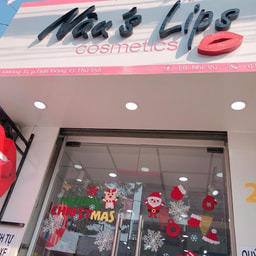 Nau's Lips Cosmetics